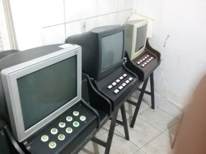 maquinas-caca-niqueis-sao-apreendidas-em-estabelecimento-1