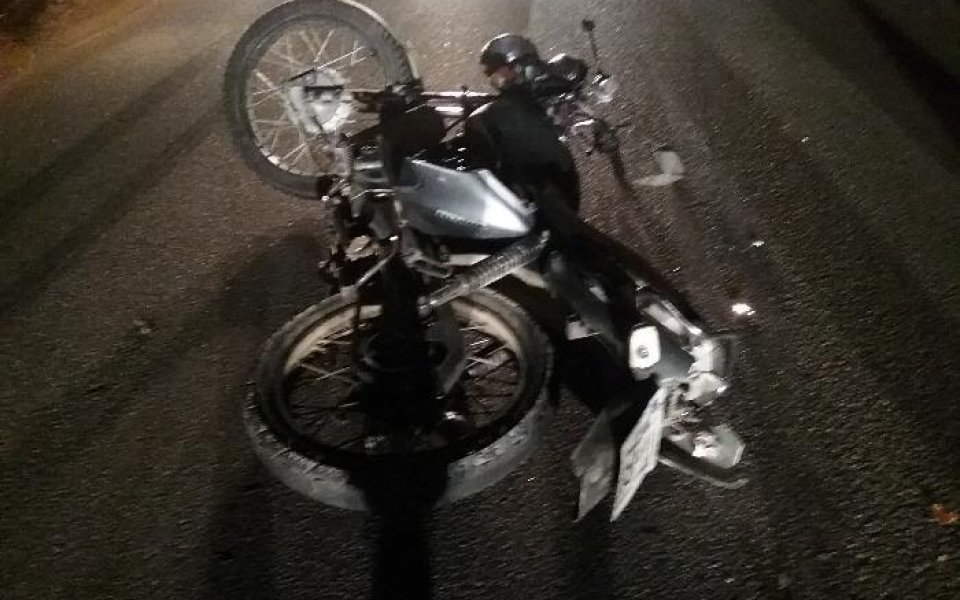 motociclista-morre-apos-colidir-em-carro-1
