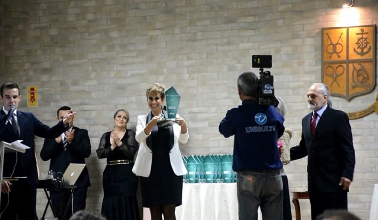 Noite de festa para o lançamento do Anuário Econômico de Tubarão