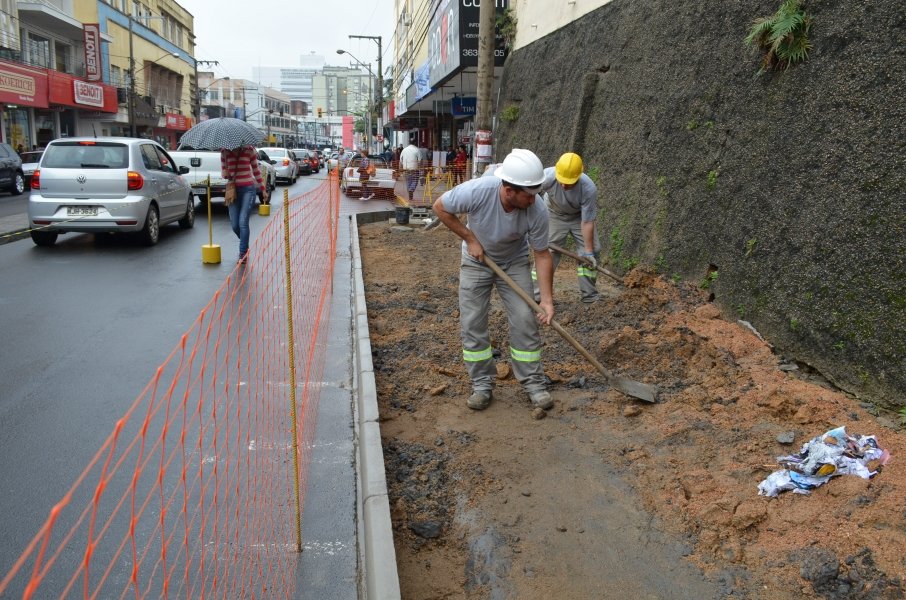 ampliacao-da-calcada-do-muro-dos-correios-sera-concluida-neste-mes-1