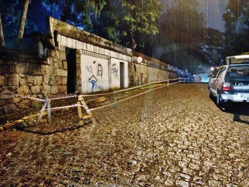 chuvas-muro-ao-lado-da-prefeitura-tem-risco-de-desabamento-1