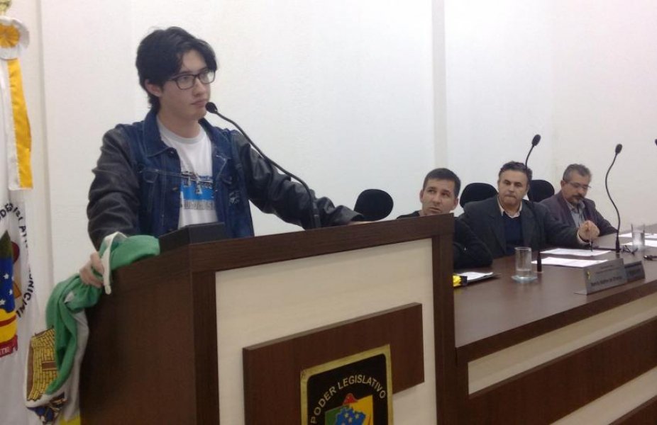 estudante-de-laguna-pede-apoio-para-participar-de-conferencia-nos-estados-unidos-1