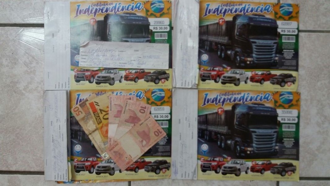 homem-e-preso-em-flagrante-vendendo-bilhetes-de-rifas-falsificados-na-regiao-1