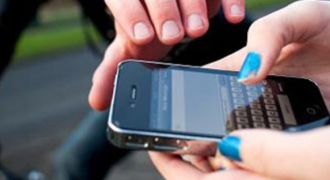 mulher-tem-celular-roubado-na-frente-de-edificio-em-tubarao-1