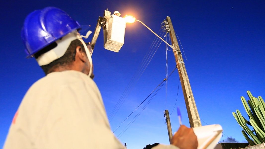 aplicativo-para-solicitar-reparos-na-iluminacao-publica-sera-testado-em-tubarao-1