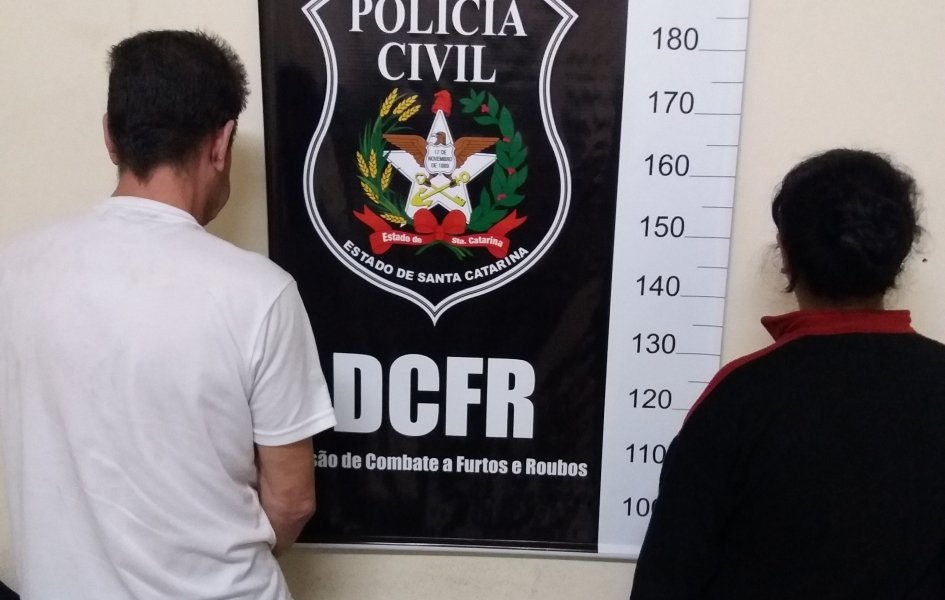 casal-e-preso-por-posse-ilegal-de-arma-e-posse-de-material-pornografico-envolvendo-crianca-1