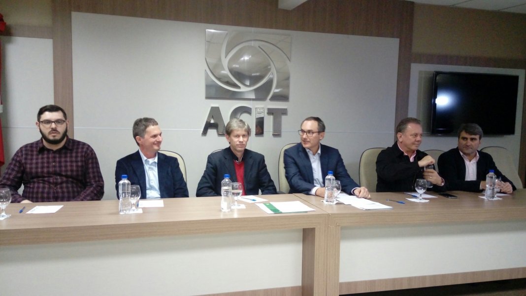 centro-de-capacitacao-empresarial-espaco-e-inaugurado-em-tubarao-1