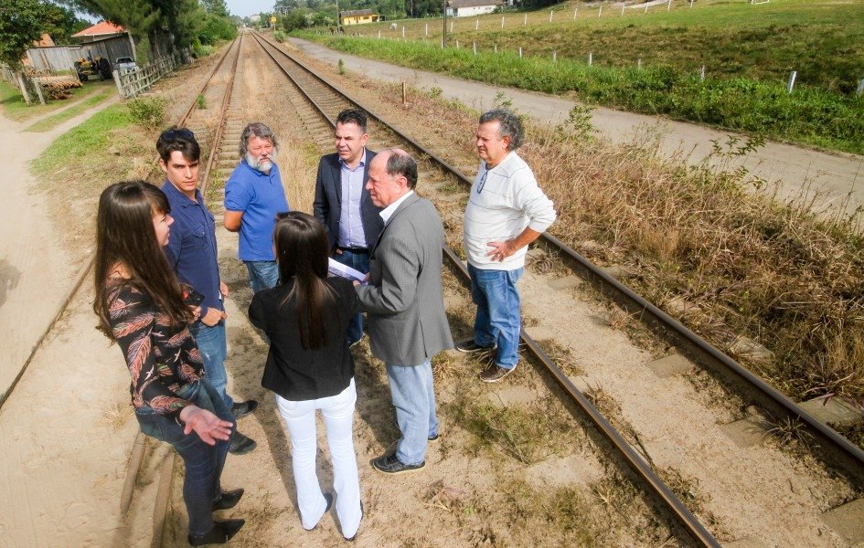 comitiva-visita-local-que-pode-receber-acesso-norte-em-laguna-1