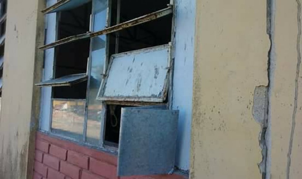 educacao-publica-vaos-entre-salas-de-aula-prejudicam-estudantes-1