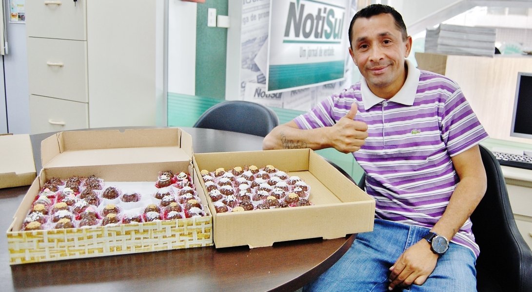 ex-morador-de-rua-vende-doces-para-ajudar-o-proximo-em-tubarao-1