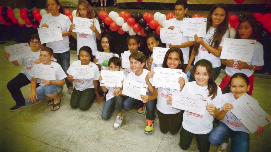 proerd-programa-forma-mais-700-estudantes-hoje-1