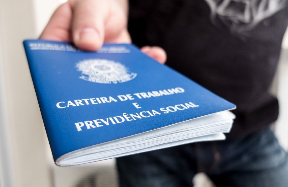 taxa-de-desemprego-cai-para-13-no-primeiro-recuo-desde-2014-1