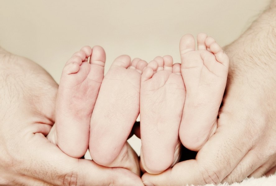 tj-confirma-indenizacao-de-r-120-mil-por-troca-de-bebes-ha-22-anos-1