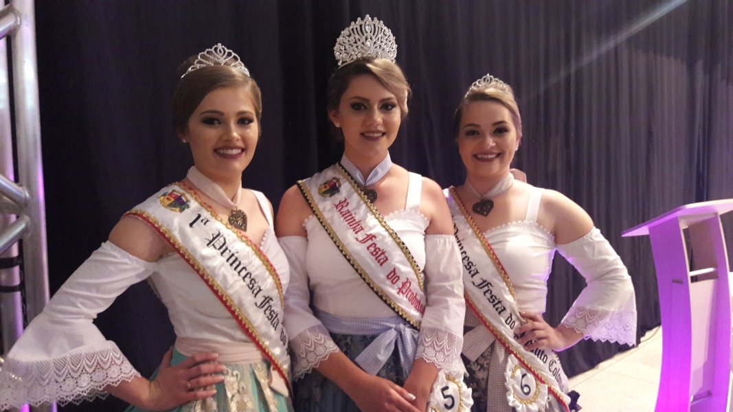 24a-festa-do-produto-colonial-rainha-e-princesas-sao-eleitas-1