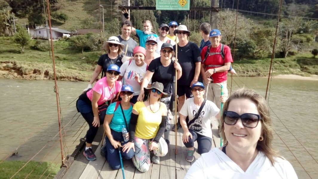 devotos-caminham-210-km-ate-nova-trento-1