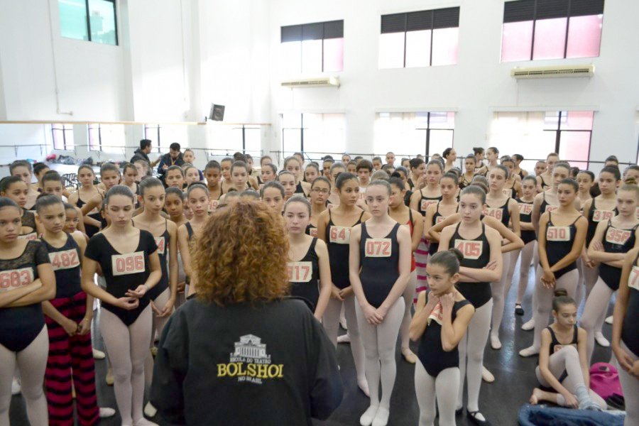 escola-bolshoi-pre-seleciona-bailarinos-em-laguna-1