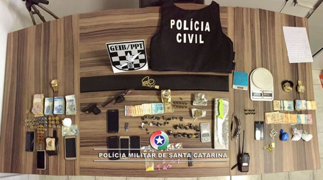 operacao-resulta-em-apreensao-de-drogas-e-tres-prisoes-1