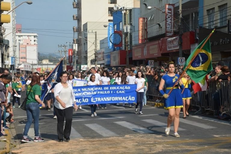Desfile Cívico em Tubarão – 7 de Setembro