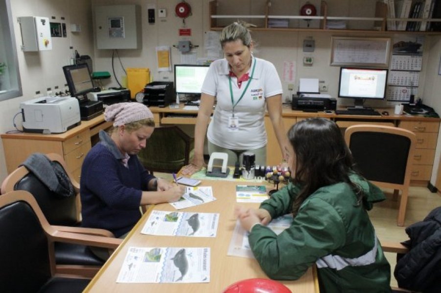 porto-de-imbituba-implanta-procedimento-de-boas-praticas-para-embarcacoes-durante-temporada-da-baleia-franca-1
