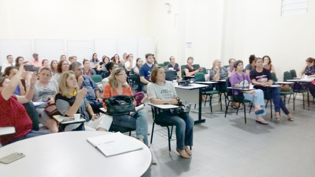 professores-garantem-que-sao-impedidos-de-lecionar-1
