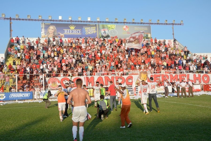hercilio-luz-se-reapresenta-hoje-no-anibal-costa-1