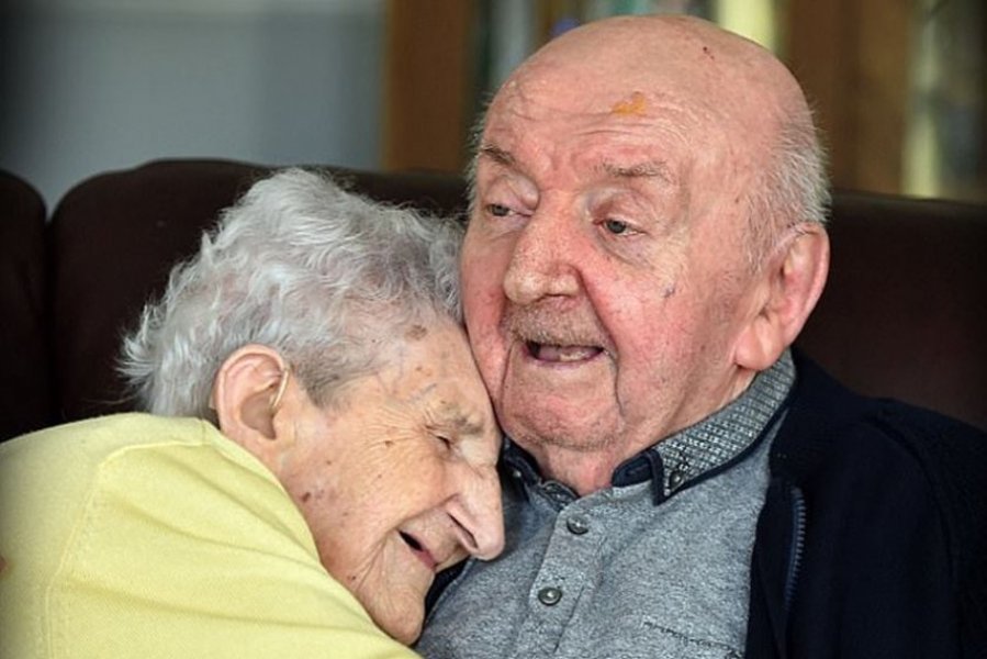 internacional-mae-de-98-anos-vai-morar-em-asilo-para-cuidar-de-filho-de-80-1