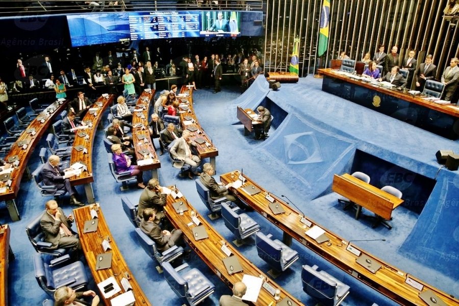 senado-derruba-afastamento-de-aecio-neves-imposto-pelo-stf-1