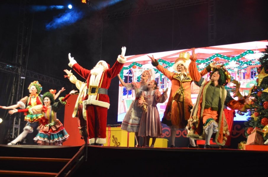 gentileza-gera-gentileza-campanha-incentiva-boas-acoes-0 Ação faz parte da programação de Natal que foi marcada pela chegada do Papai Noel - Foto: Ápice Comunicação/divulgação/notisul