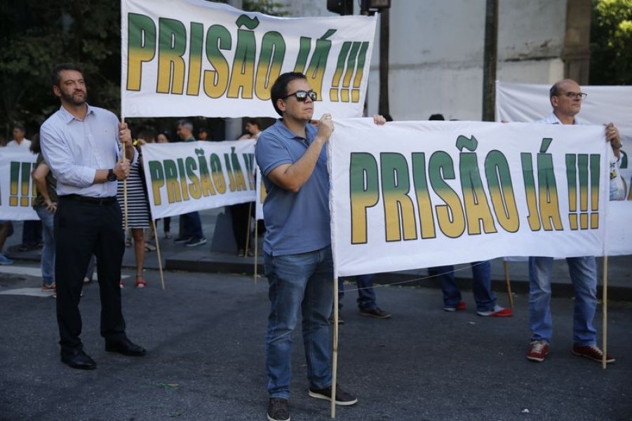 giro-pelo-brasil-assembleia-do-rio-ignora-protestos-e-vota-pela-libertacao-de-deputados-presos-1