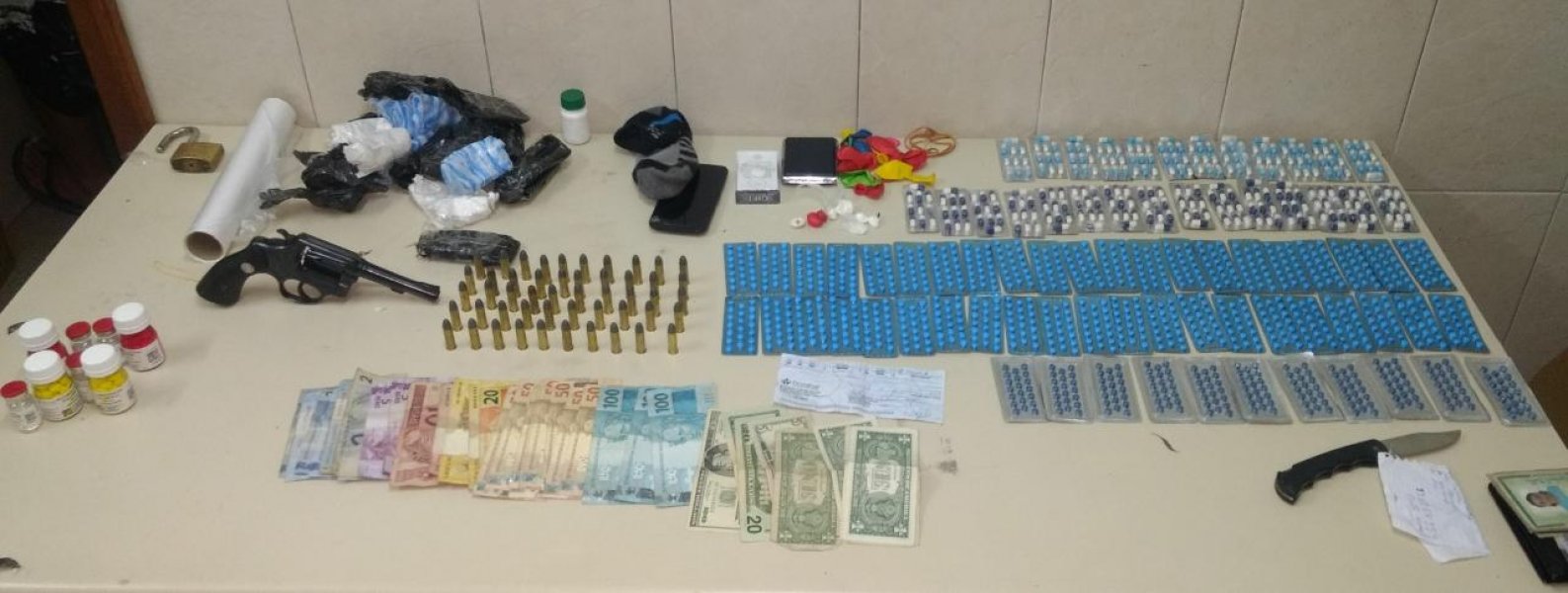 ponto-de-venda-de-cocaina-anabolizantes-e-remedios-e-descoberto-pela-policia-1