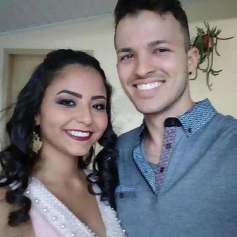 velorio-de-casal-que-morreu-em-acidente-em-criciuma-ocorre-na-capela-mortuaria-de-icara-0