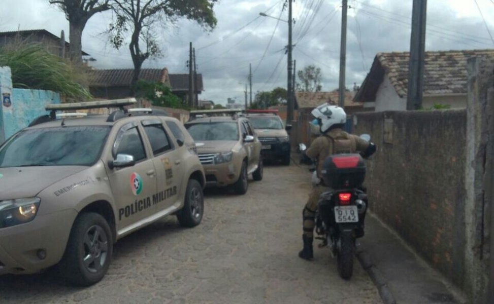 5-pessoas-sao-presas-em-operacao-policial-em-laguna-1