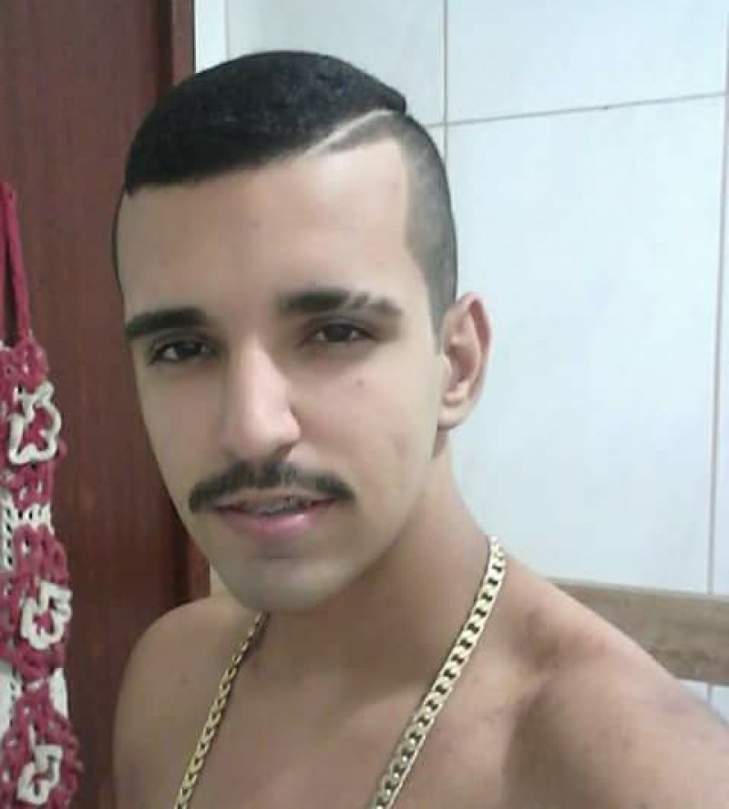 Luiz Henrique Machado, também de 19 anos, morreu na hora