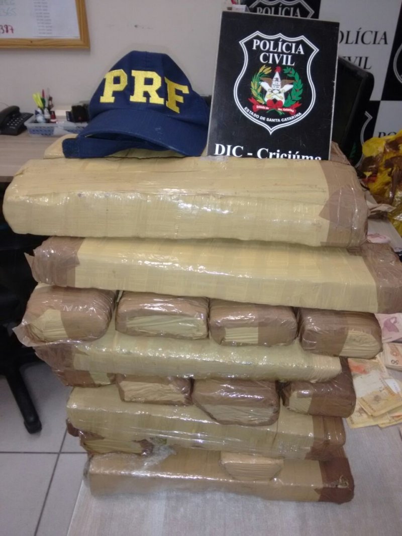 casal-e-preso-com-25-kg-de-maconha-1