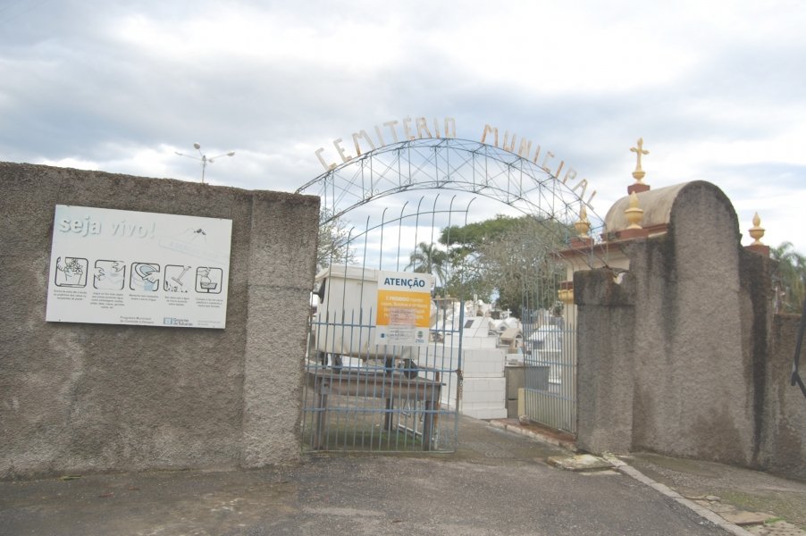 cemiterio-central-de-tubarao-pode-ser-regularizado-0 Cemitério Central não realiza sepultamento desde junho de 2016 - Foto: Lysiê santos/notisul
