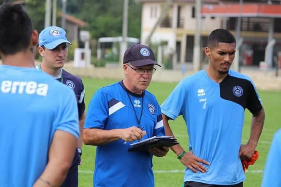 copa-sao-paulo-de-futebol-junior-0 Técnico Beto Almeida arruma os detalhes no treino após a derrota na estreia da Copinha - Foto: Divulgação/Notisul