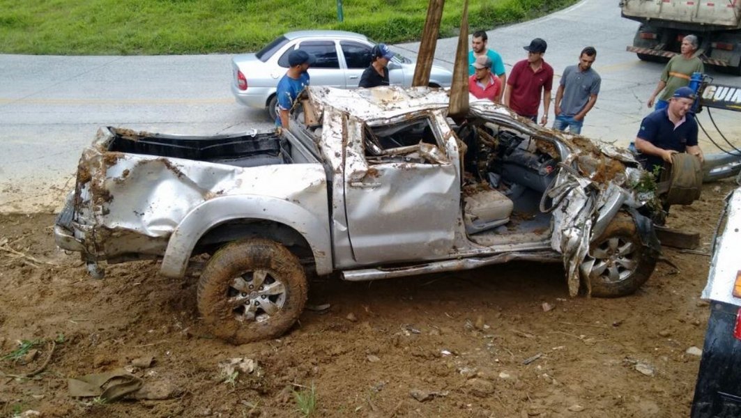 giro-pelo-estado-casal-e-resgatado-com-vida-36-horas-depois-de-cair-em-ribanceira-1