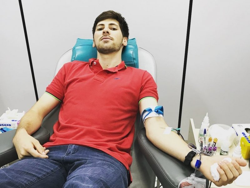 vamos-lysie-agora-voce-tambem-esta-com-o-meu-sangue-1