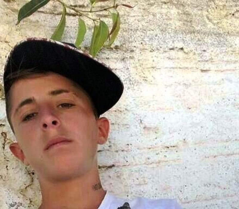 adolescente-assassinado-em-laguna-sera-velado-na-ponta-da-barra-1