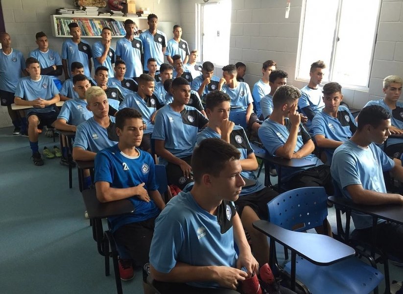 catarinense-sub-17-novo-treinador-e-apresentado-na-base-do-peixe-0 Foto: Divulgação/Notisul