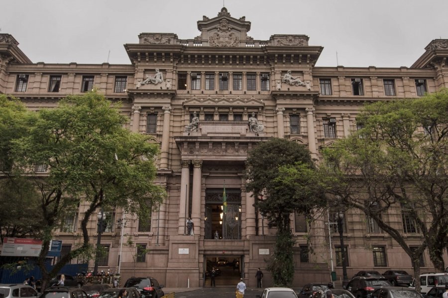 giro-pelo-pais-beneficios-a-juizes-nos-estados-tem-distorcoes-1