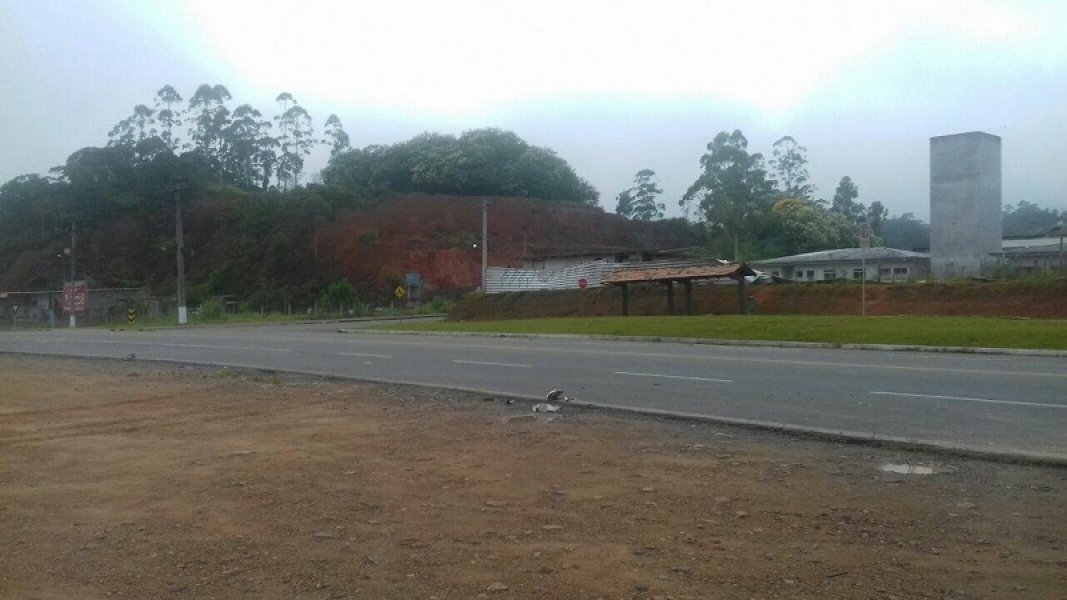 jaragua-do-sul-dois-homens-morrem-apos-acidente-entre-motos-na-br-280-1
