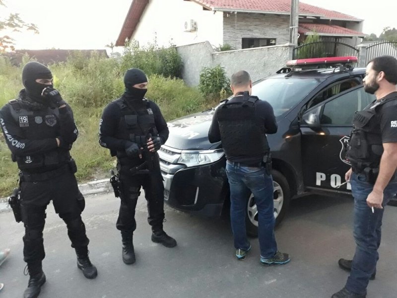 policia-civil-deflagra-operacao-contra-desvio-de-cargas-em-13-cidades-de-sc-1