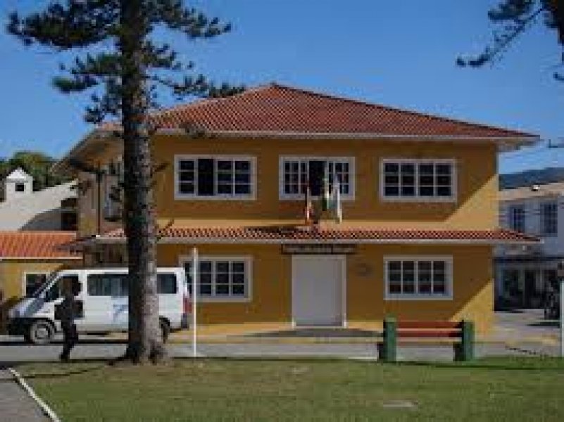 prefeitura-de-garopaba-liminar-afasta-dois-servidores-das-compras-e-licitacoes-1