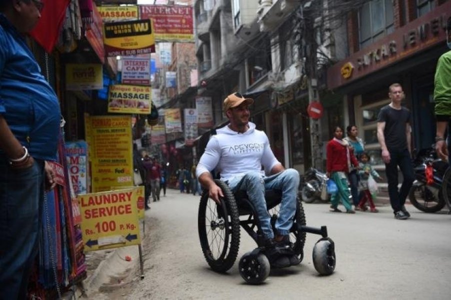 australiano-paraplegico-tenta-conquistar-o-everest-1