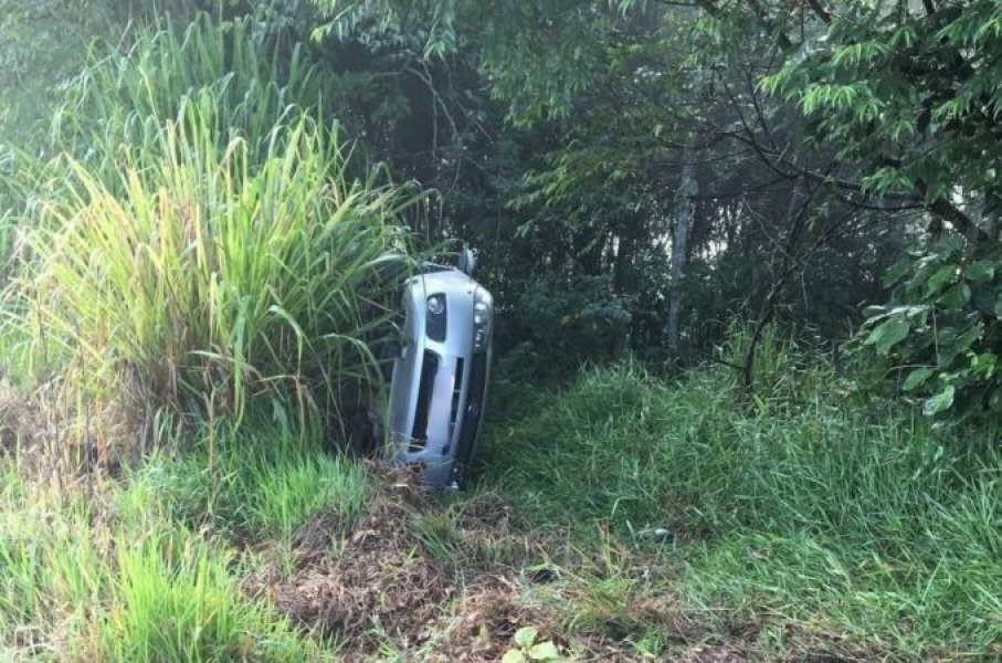 carro-com-placas-de-orleans-se-envolve-em-capotamento-na-sc-108-em-sao-ludgero-1