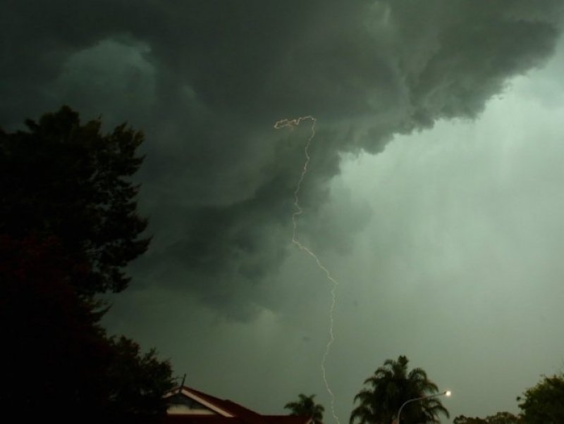 defesa-civil-de-sc-emite-aviso-de-chuva-com-raios-e-temporal-em-algumas-regioes-do-estado-1