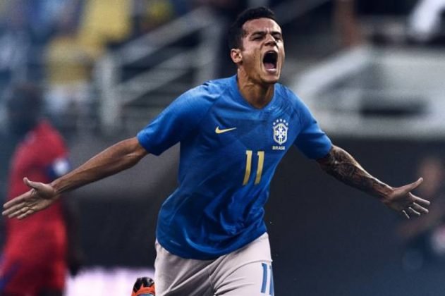Philippe Coutinho com a nova camisa azul (Joe Burbank/Orlando Sentinel/TNS/Getty Images)