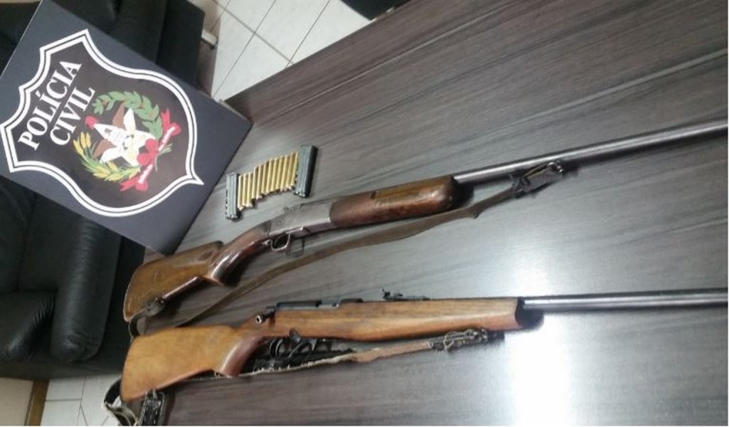 oeste-espingarda-e-apreendida-apos-policia-receber-foto-de-crianca-de-dois-anos-com-a-arma-1