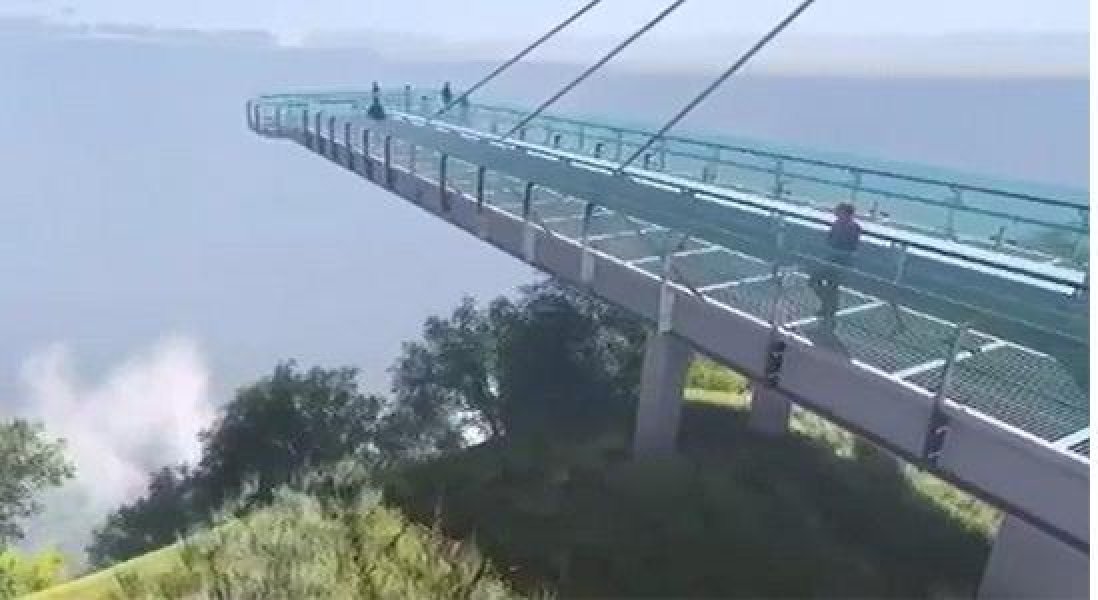 projeto-da-plataforma-de-vidro-na-serra-do-rio-do-rastro-e-discutido-em-florianopolis-1